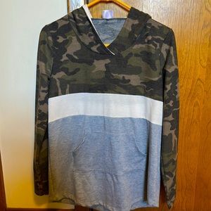 Medium camouflage long sleeve with hoodie
